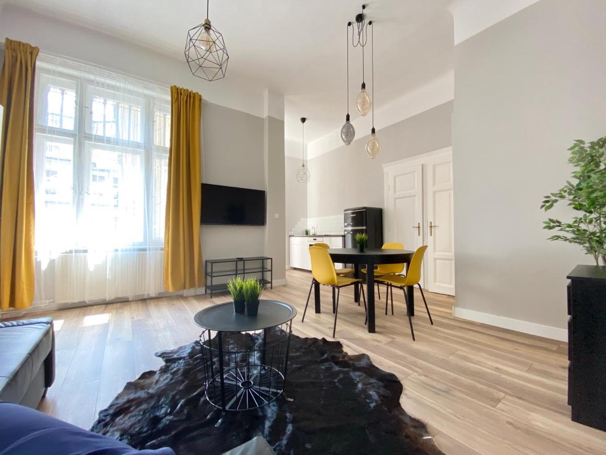 Standard Apartment By Hi5 - 2 Bedroom Suite In The Center Budapest Exterior foto
