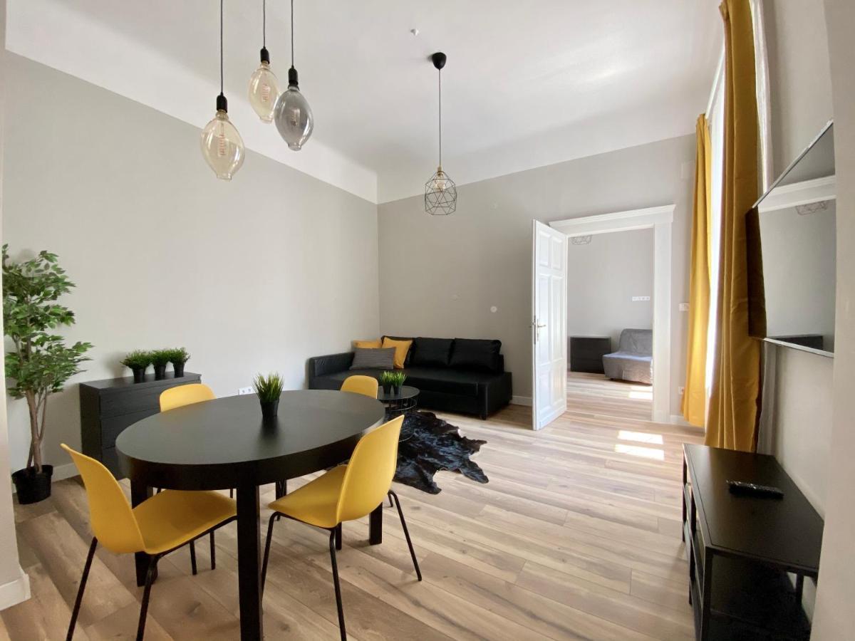 Standard Apartment By Hi5 - 2 Bedroom Suite In The Center Budapest Exterior foto